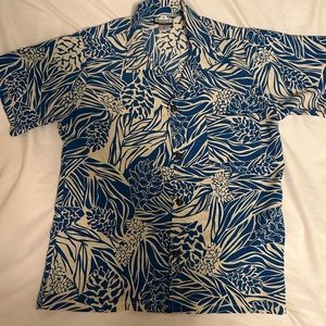 Manuhealii  aloha shirt youth button down size youth large blue and cream print